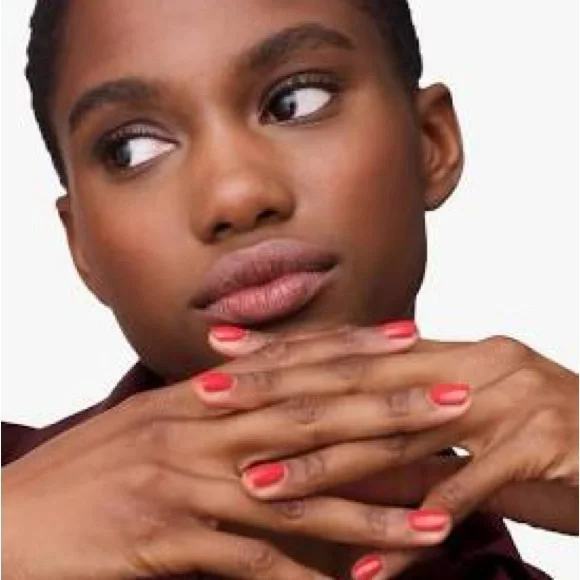 Hermès Coral Nail Polish - Picture 3 of 6